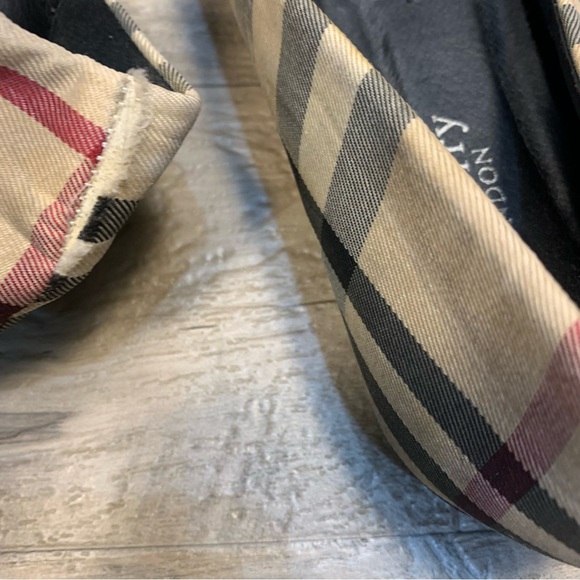Burberry London Novacheck Logo Ballet Flats - Picture 12 of 14